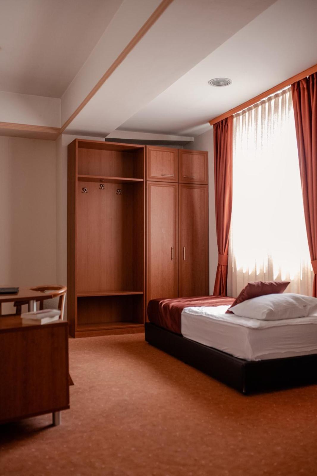 Hotel Drim & Spa ストルガ エクステリア 写真